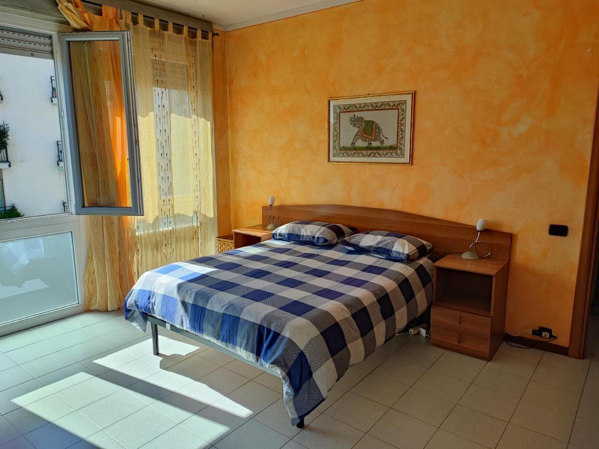 Appartamento Chic Vista Lago - Casa Janis 베르바니아 외부 사진