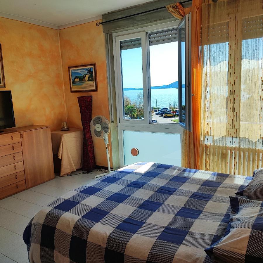 Appartamento Chic Vista Lago - Casa Janis 베르바니아 외부 사진