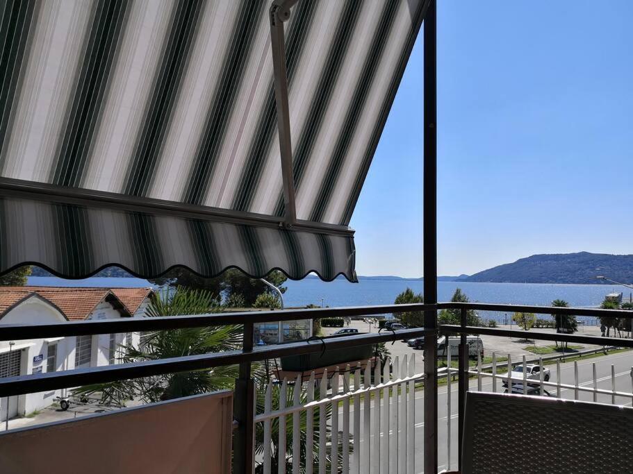 Appartamento Chic Vista Lago - Casa Janis 베르바니아 외부 사진