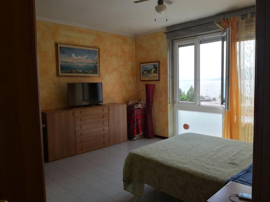 Appartamento Chic Vista Lago - Casa Janis 베르바니아 외부 사진