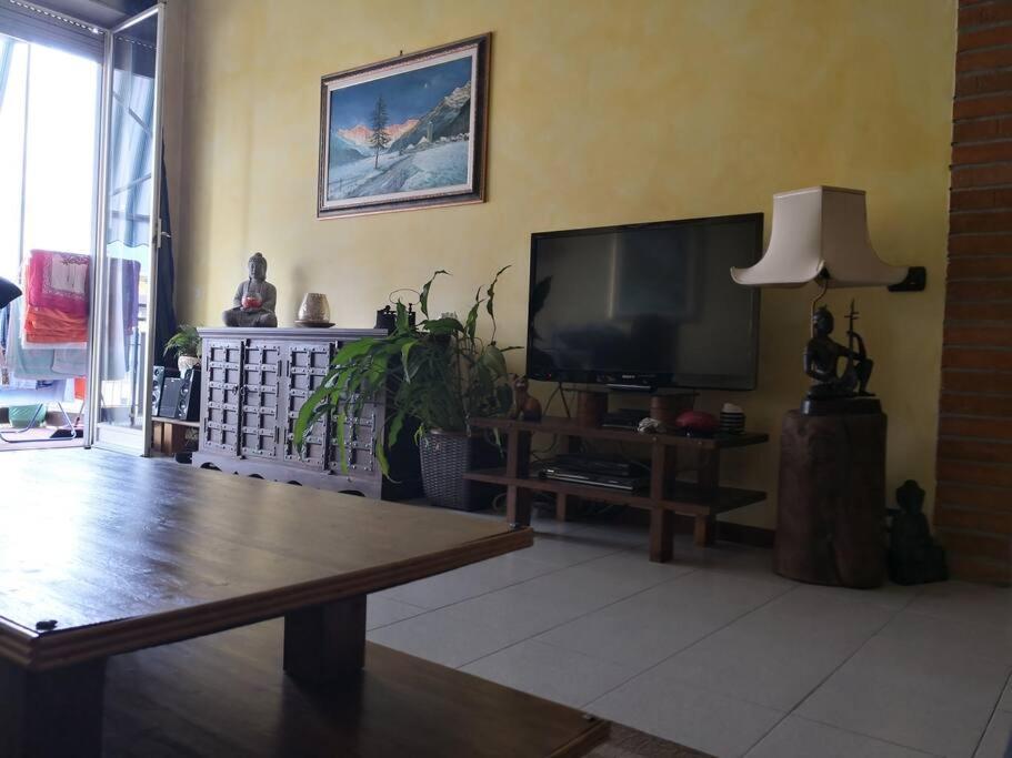 Appartamento Chic Vista Lago - Casa Janis 베르바니아 외부 사진
